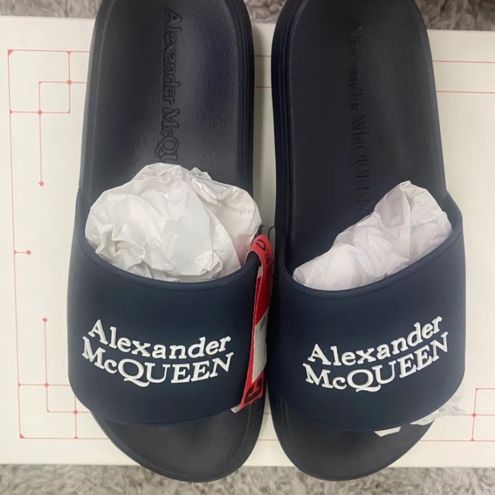 Alexander McQueen slides - Picture 2 of 6